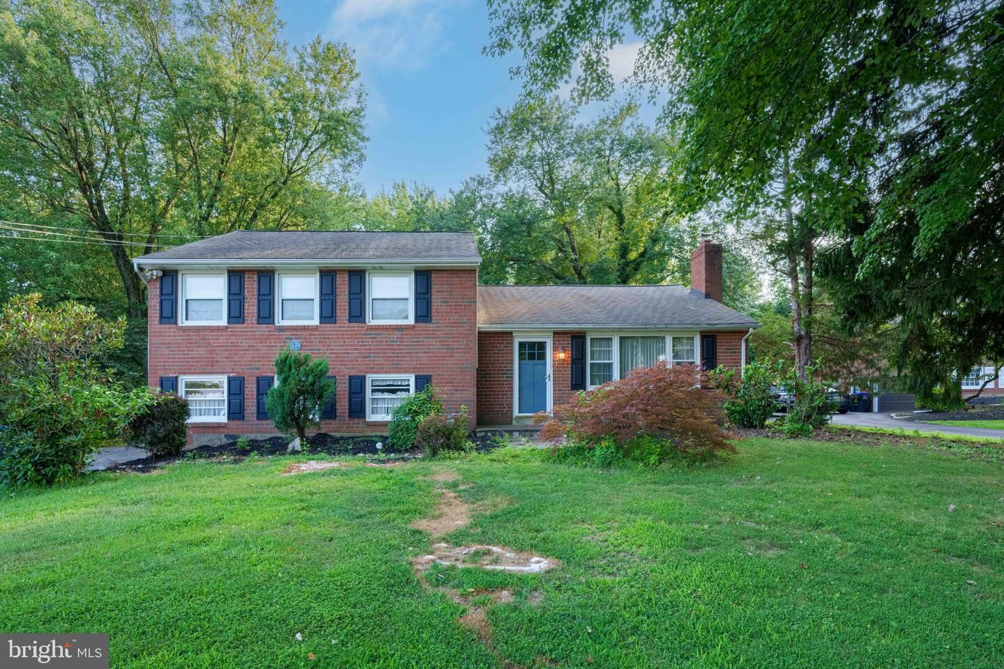 Property Photo: 1420 Bradford Lane PA 19087