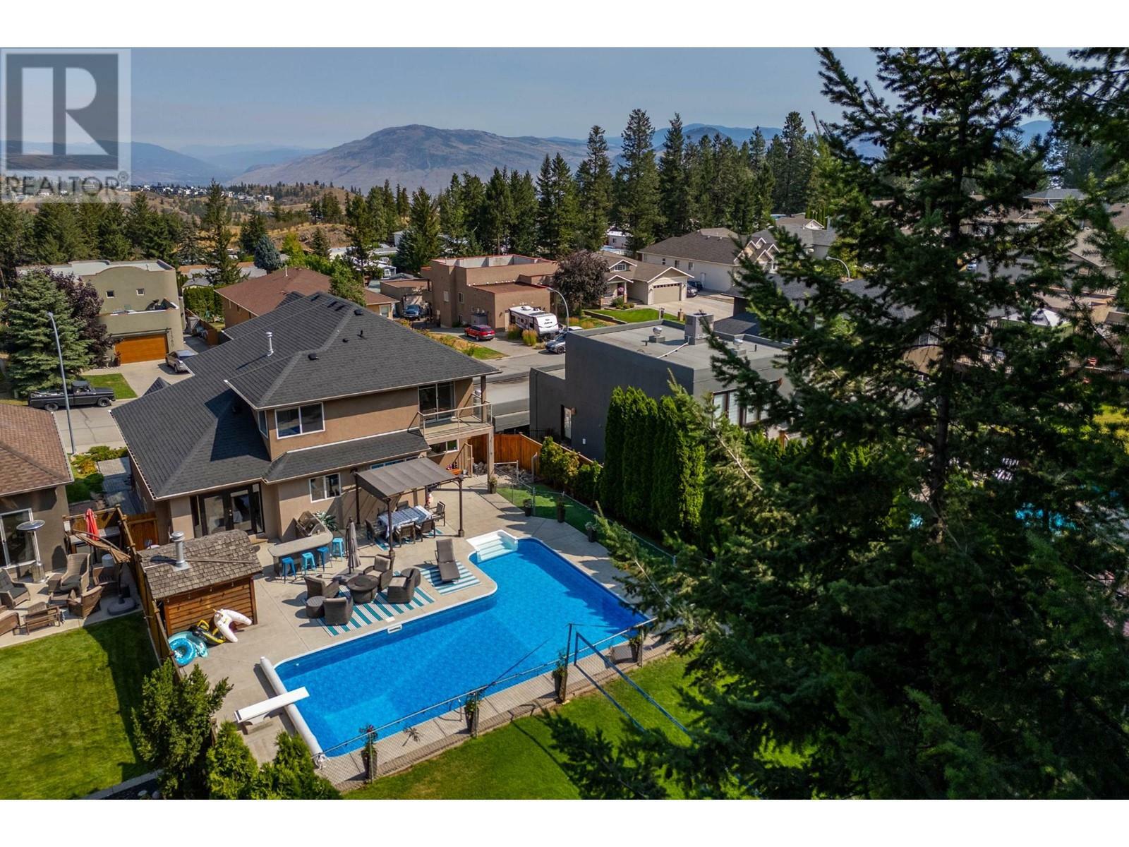 Photo de la propriété:  1559 Westerdale Drive  BC V1S 1Y9 