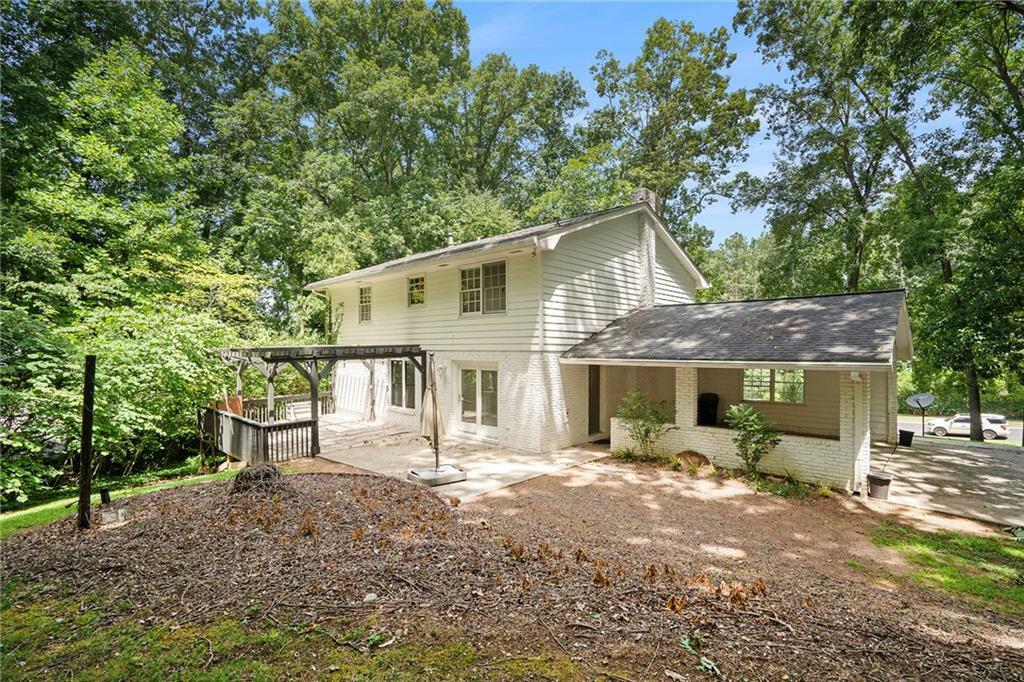 Property Photo:  525 Abernathy Road  GA 30328 