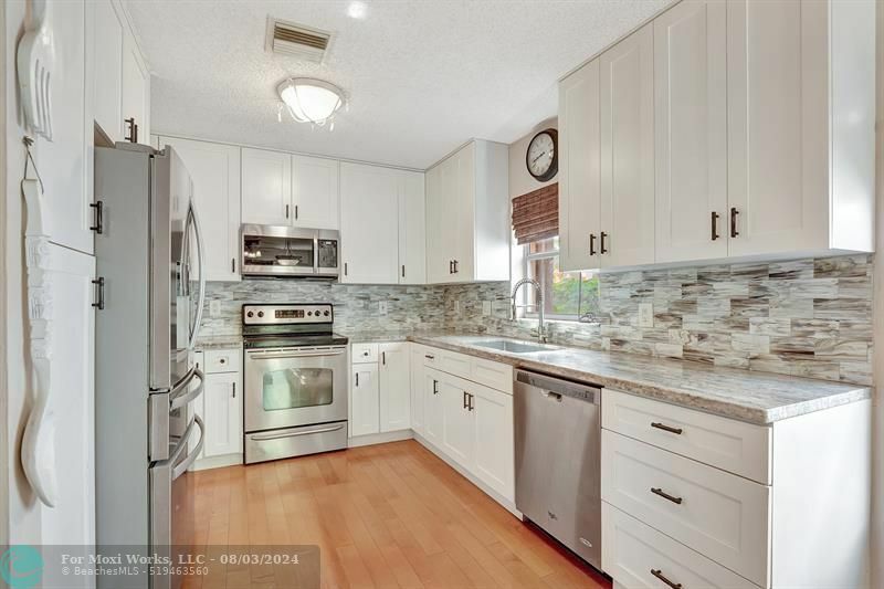 Property Photo:  6316 NW 39th St  FL 33067 