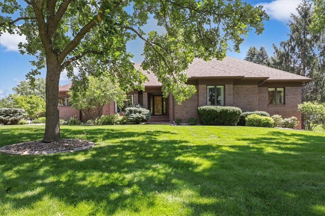 Property Photo:  3010 Sylvania Drive  IA 50266 