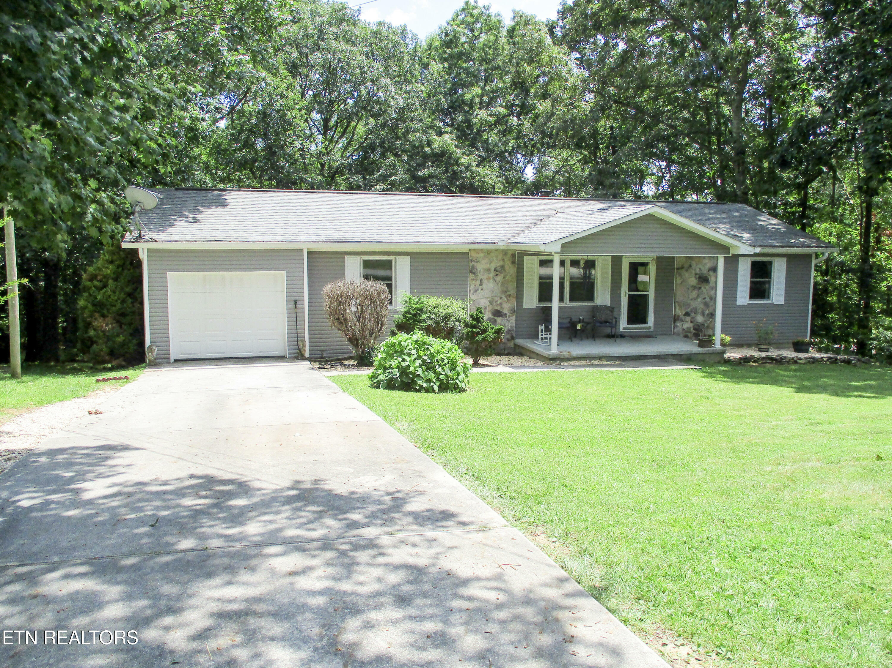 Property Photo: 312 Lakeview Drive TN 38558