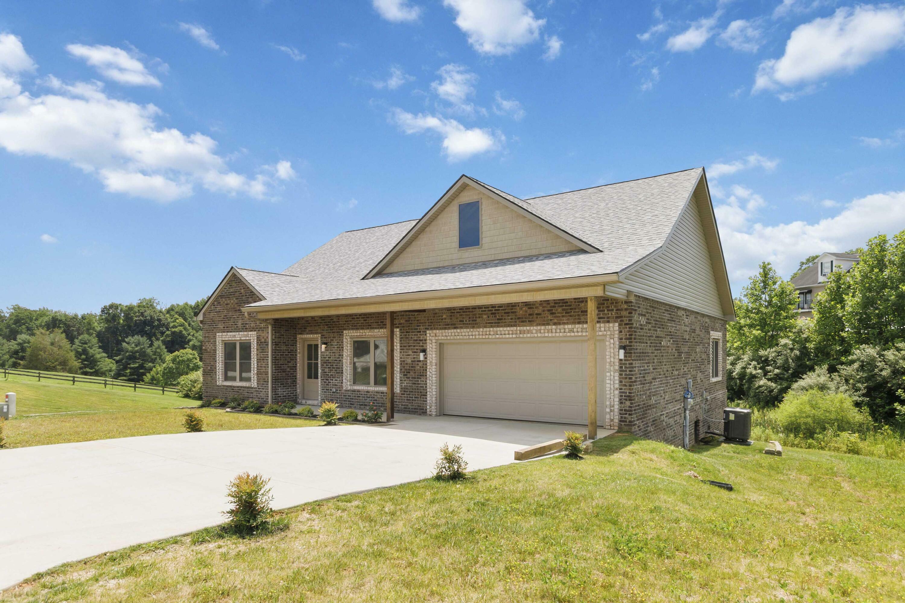 Property Photo: 253 West Saddlebrook Drive KY 42503