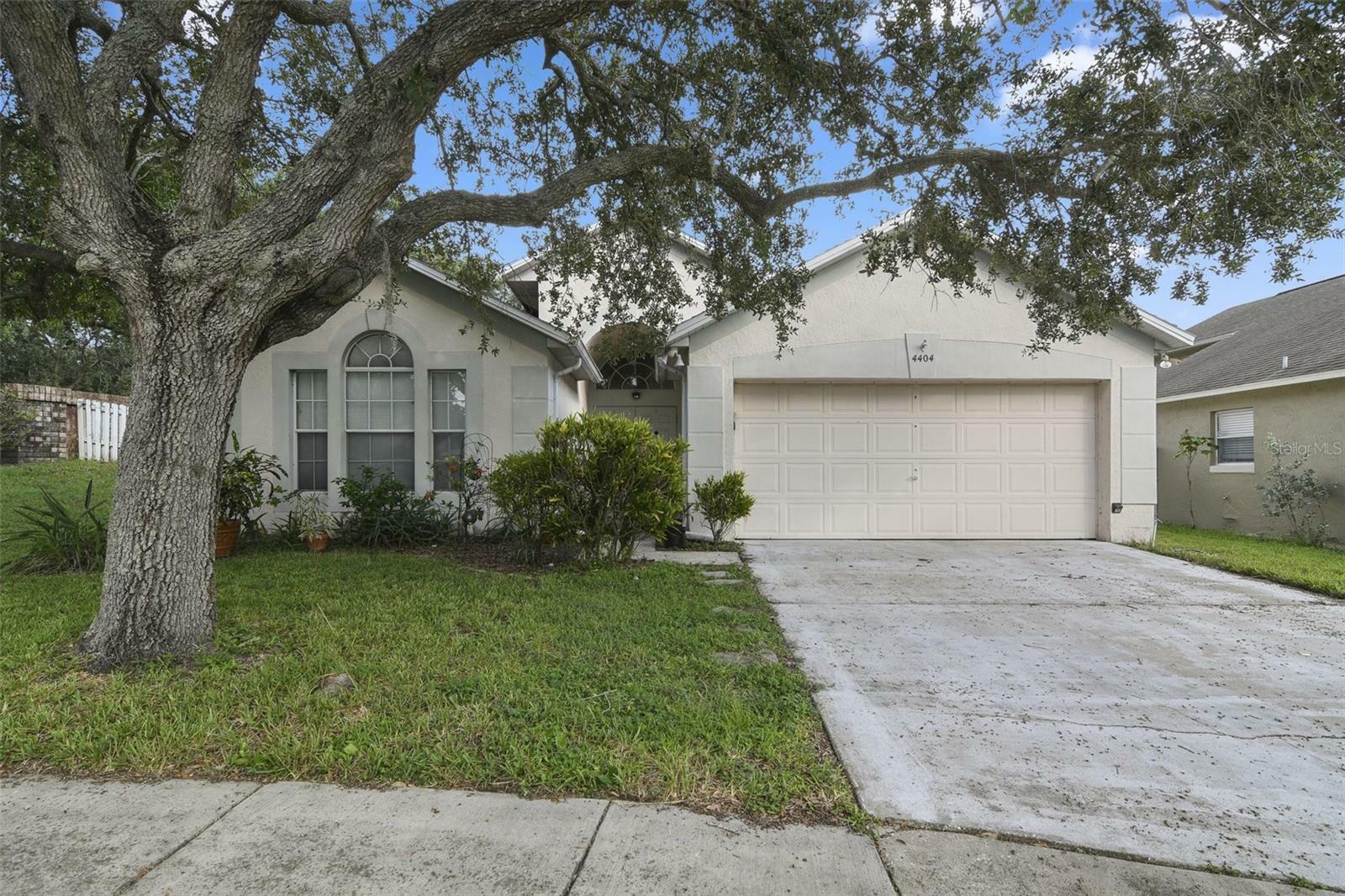 Property Photo:  4404 Gwyndale Court  FL 32837 