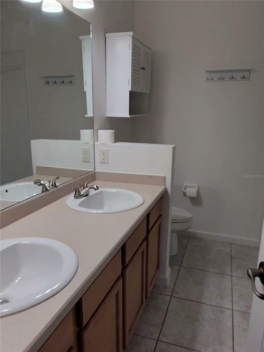 Property Photo:  2935 NE 7th Street 103  FL 34470 