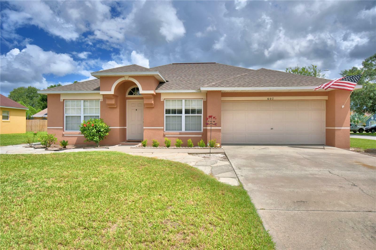 Property Photo:  607 Heather Glen Loop  FL 33884 