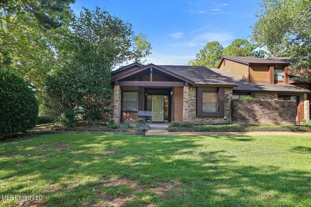 Property Photo:  57 W Cascades Circle  MS 39056 