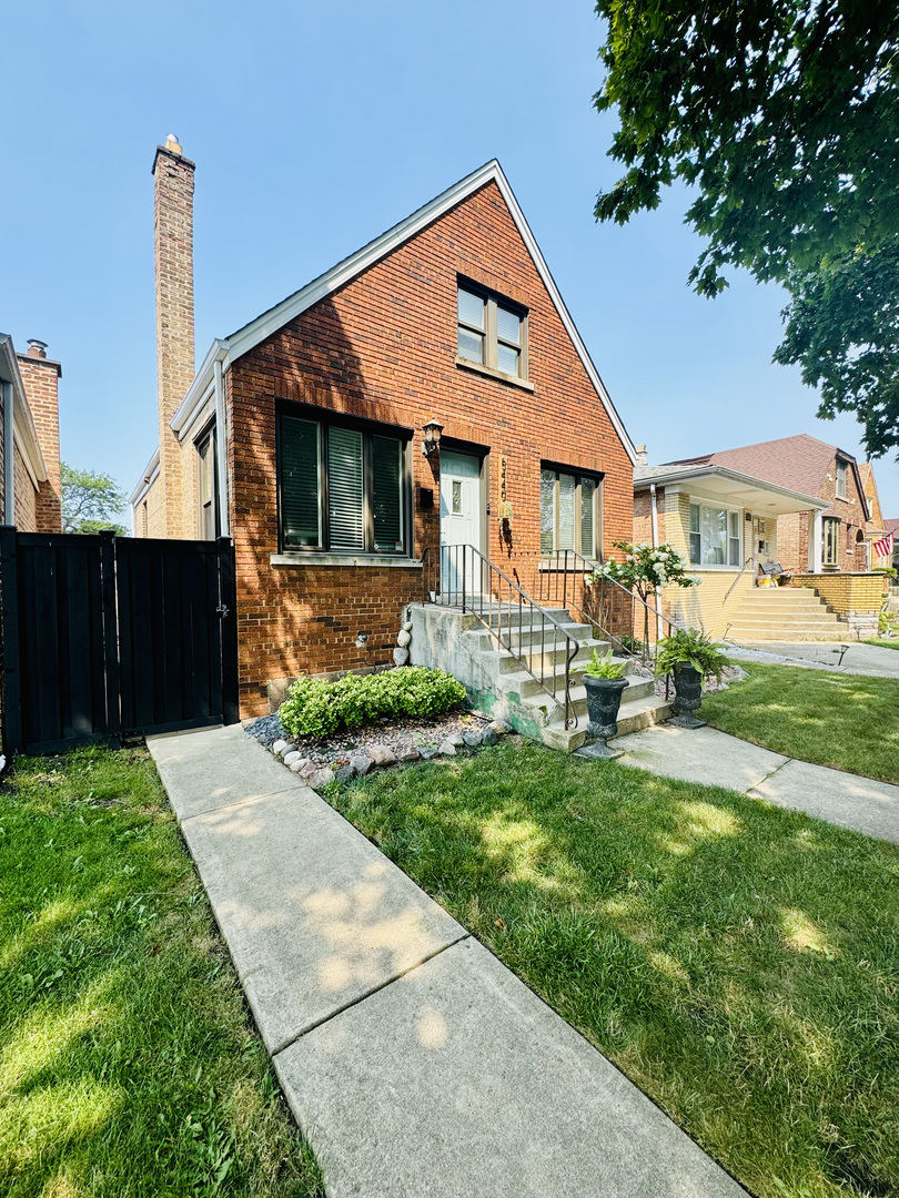 Property Photo:  5440 S New England Avenue  IL 60638 