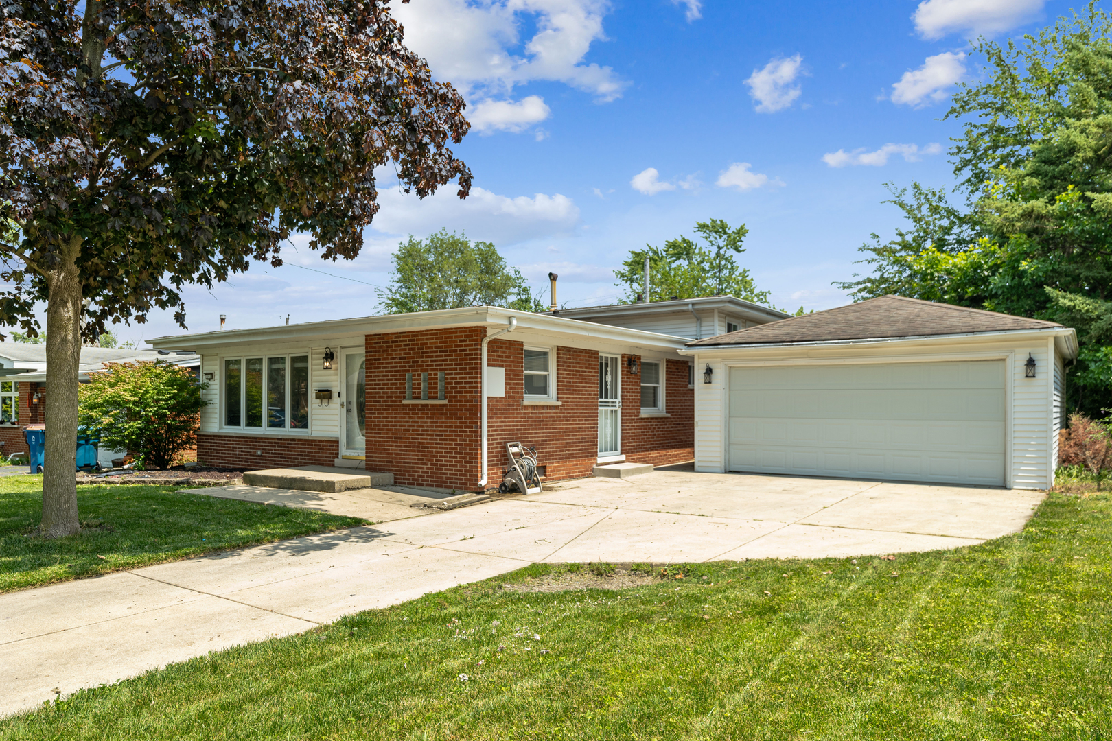 Property Photo:  141 Grace Lane  IL 60411 