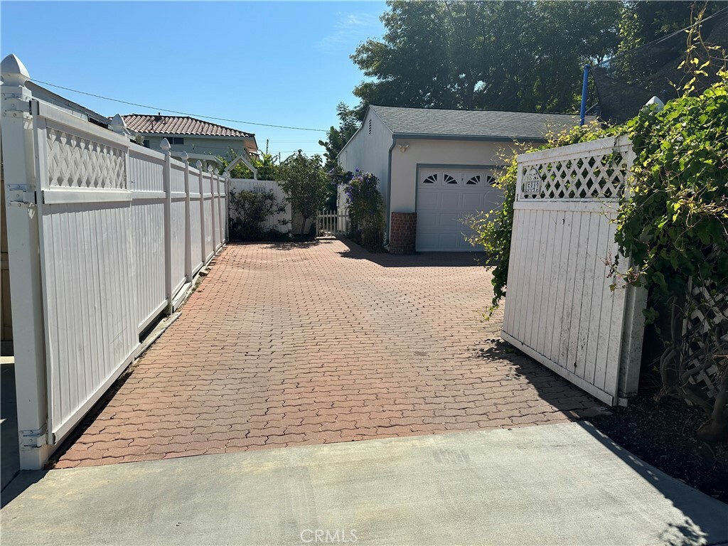 Property Photo:  25842 Avocado Street  CA 90717 