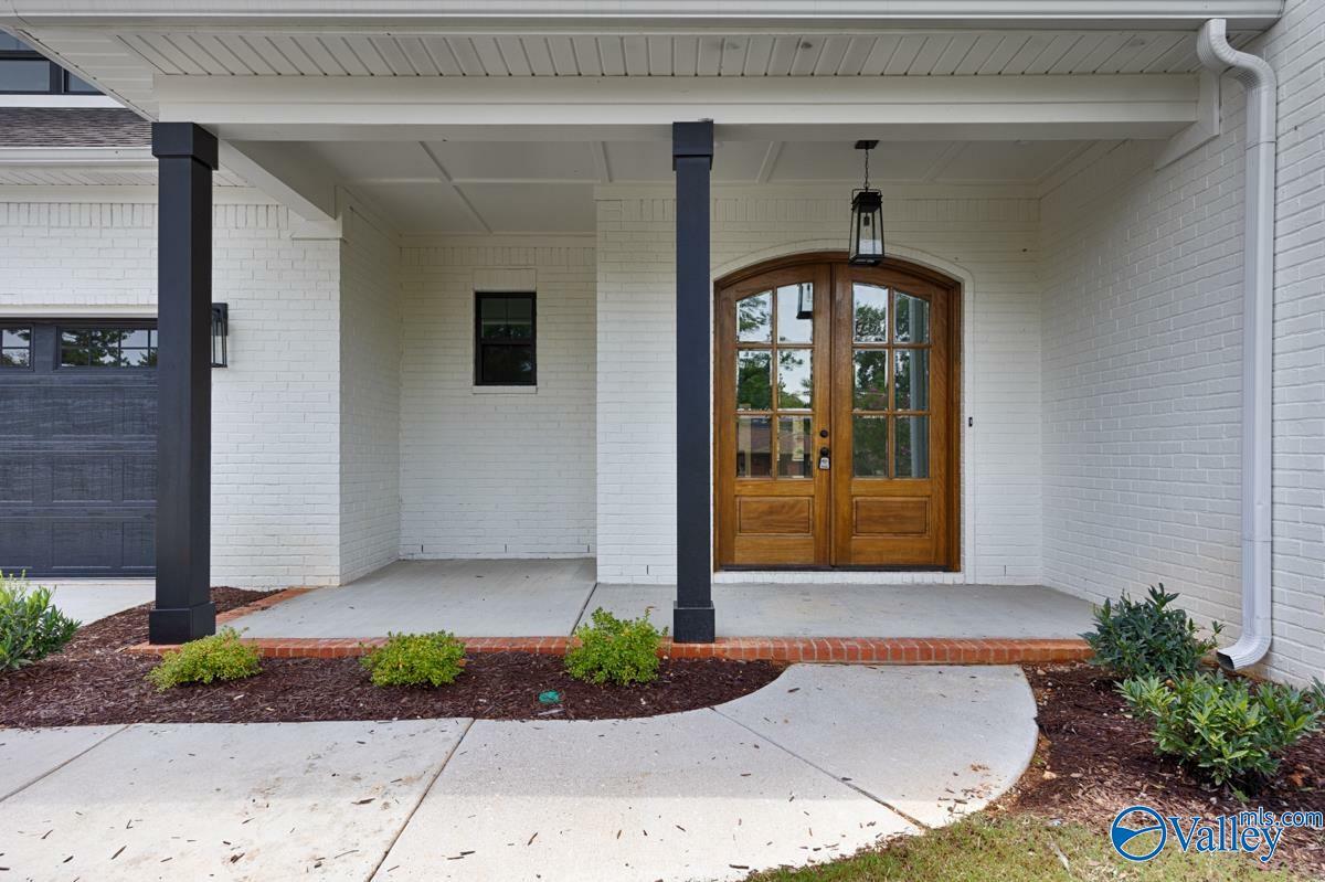 Property Photo:  1606 Red Oak Road SE  AL 35801 