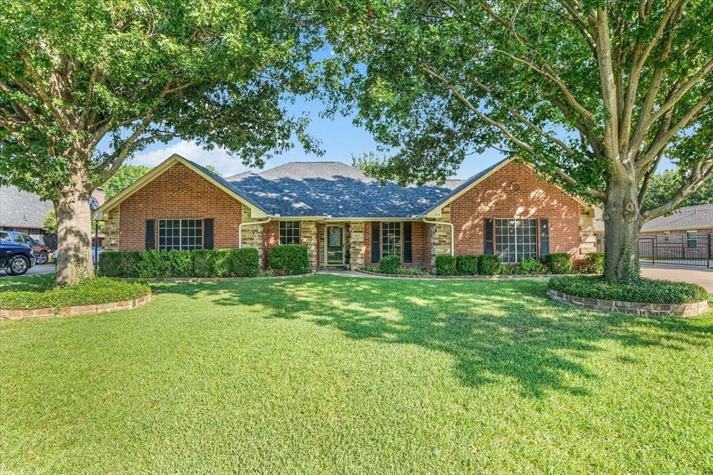 Property Photo:  413 Flagstone Drive  TX 76028 