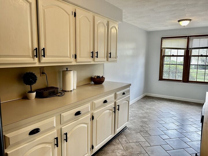 Property Photo:  220 Apache Way 220  MA 01876 