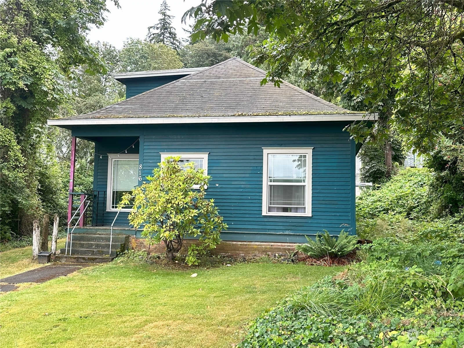 Property Photo:  816 High Street  WA 98225 