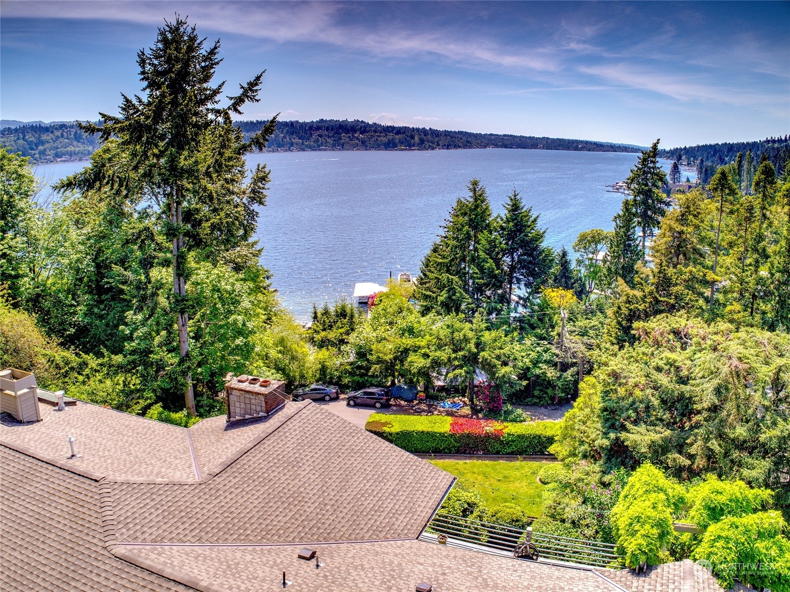 Property Photo:  4260 E Mercer Way  WA 98040 