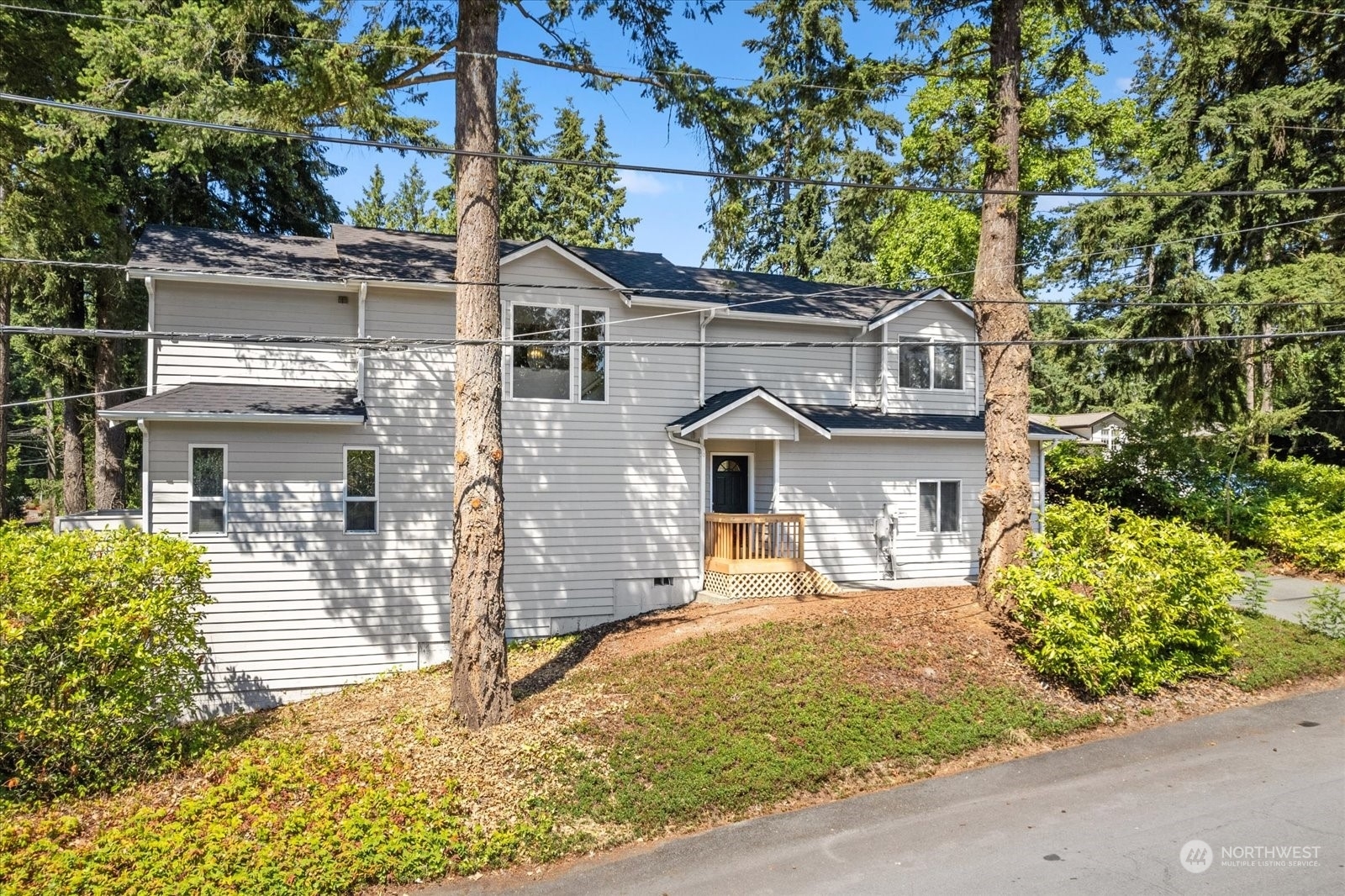 Property Photo:  706 N 182nd Street  WA 98133 