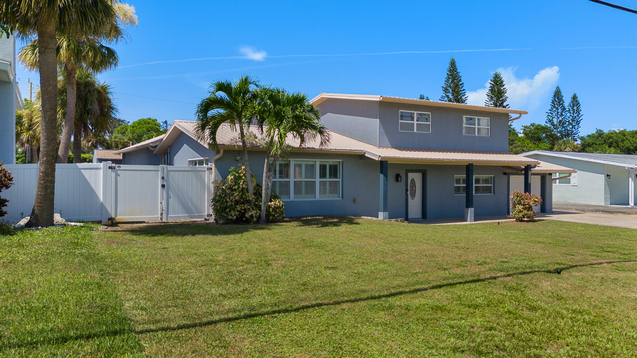 Property Photo:  1054 Pinetree Drive  FL 32937 