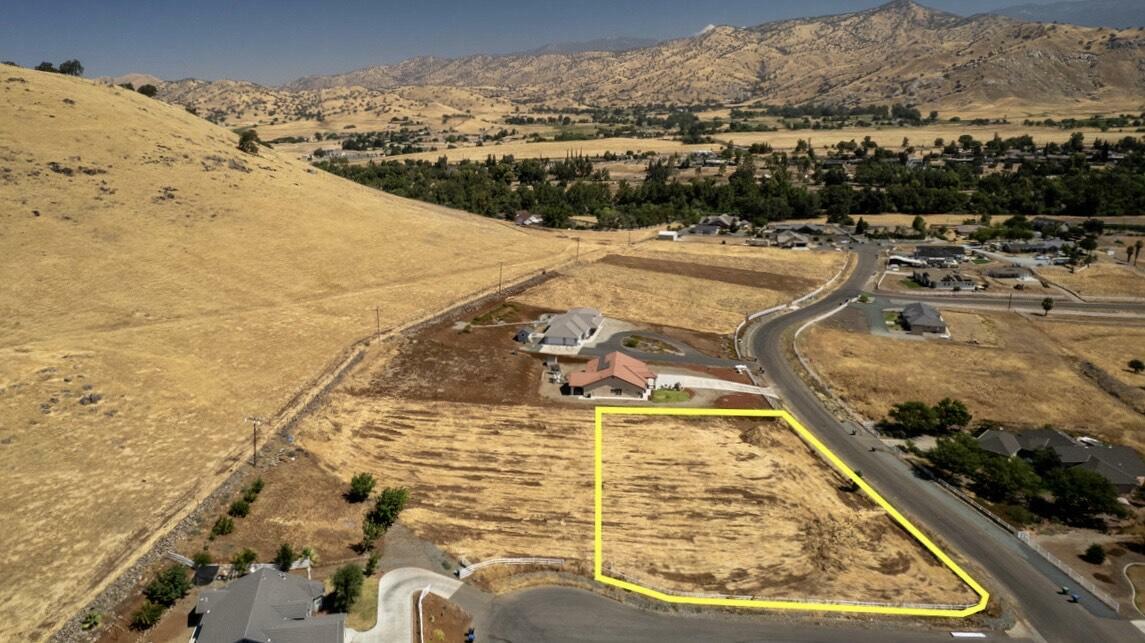 Property Photo: 16690 Spotted Fawn Court CA 93265
