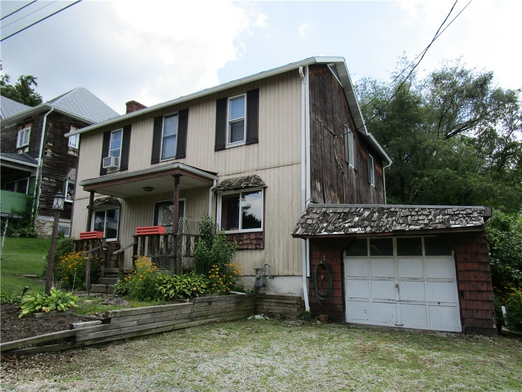 Property Photo:  2518 Detroit St  PA 15634 