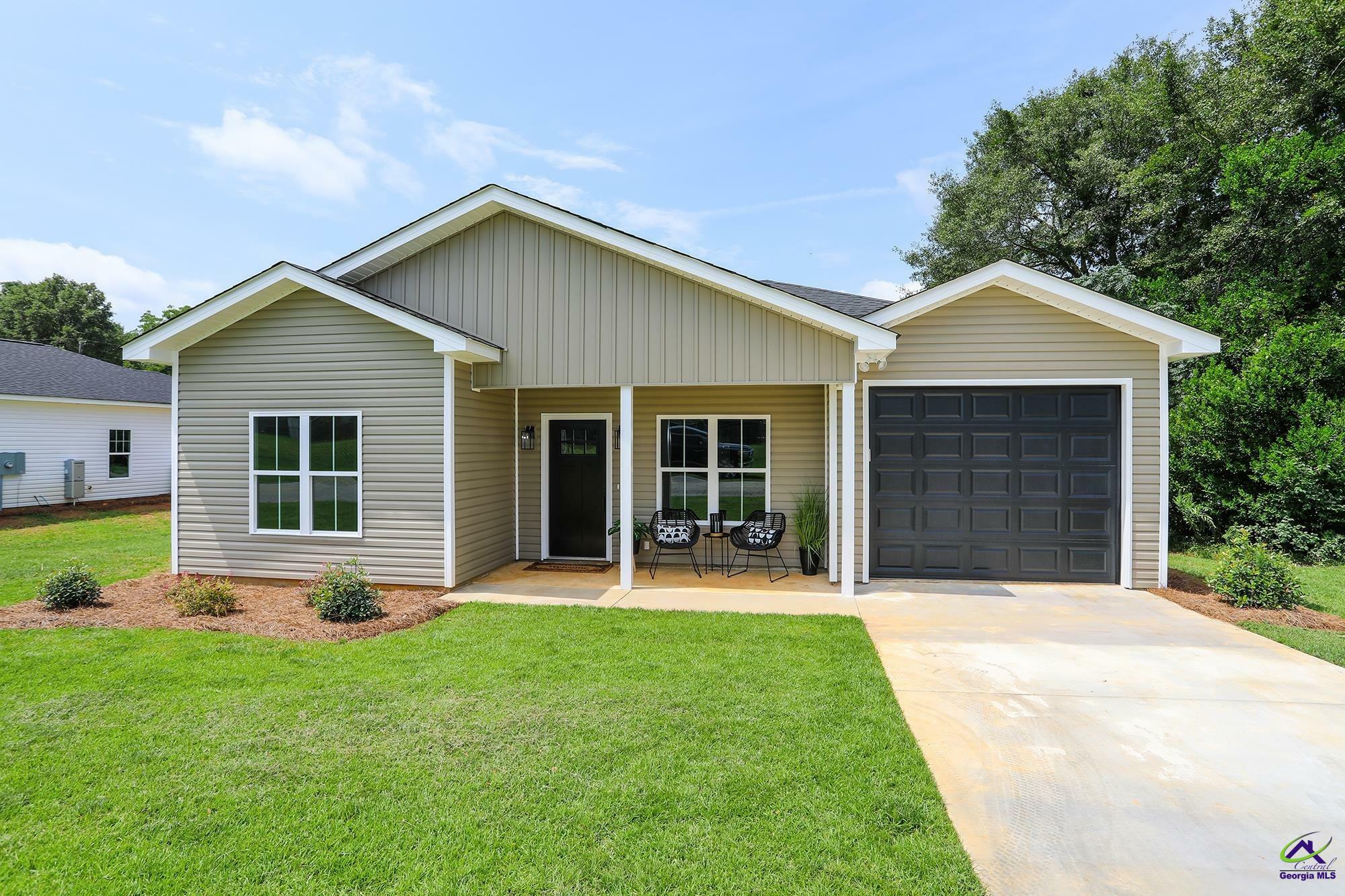 Property Photo:  122 Ninth Street  GA 31014 