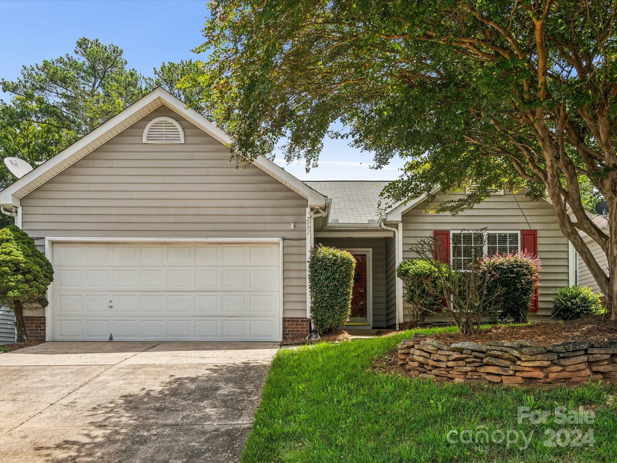 Property Photo:  7401 Starvalley Drive  NC 28210 