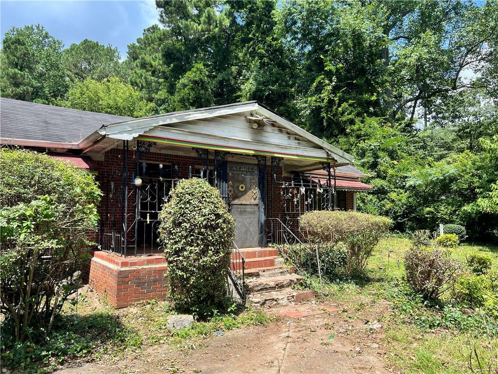 Property Photo: 22 Linkwood Road SW GA 30311