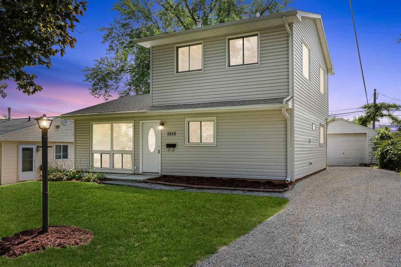 Property Photo:  1515 14th Ave SW  IA 52404 