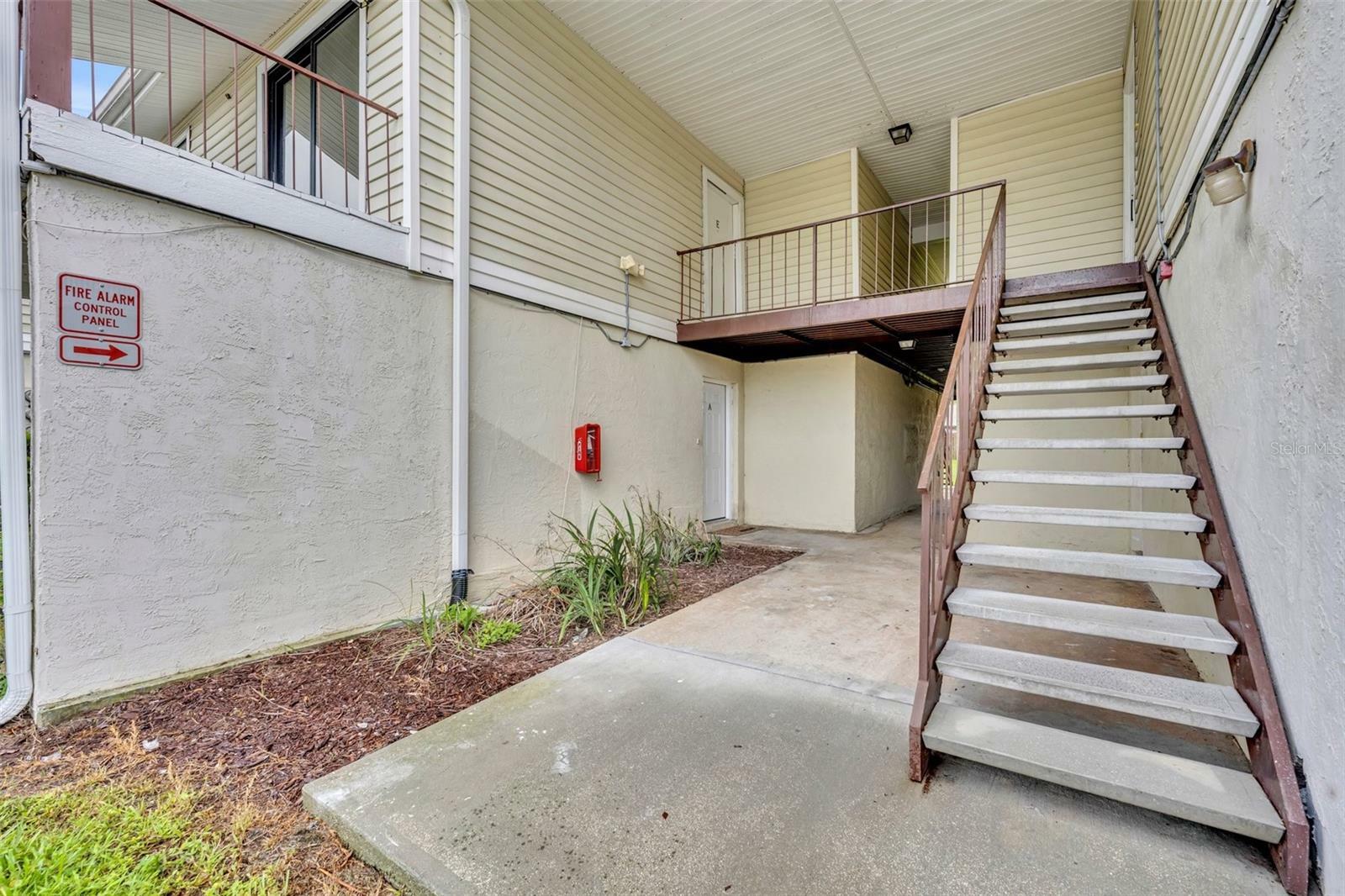 Property Photo:  304 Cherokee Court E  FL 32701 