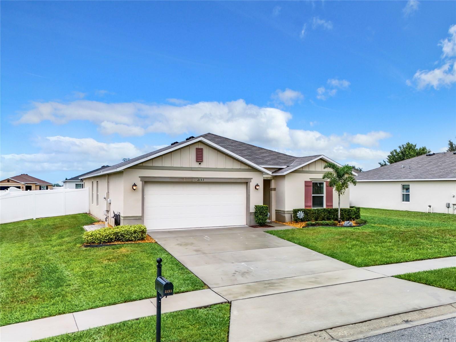 Property Photo:  2153 Ficus Street  FL 34753 