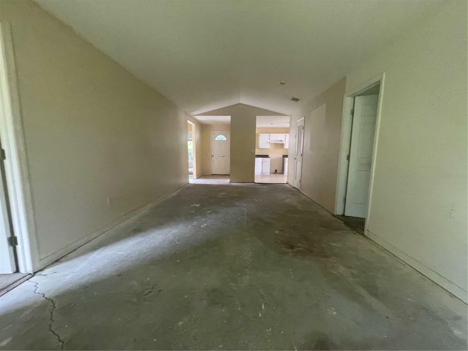 Property Photo:  4020 E Louisiana Avenue  FL 33610 