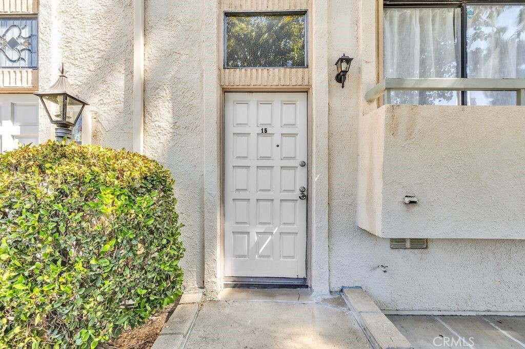 Property Photo: 7230 Kelvin Avenue 15 CA 91306