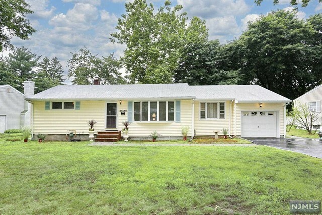 Property Photo:  168 Momar Drive  NJ 07446 