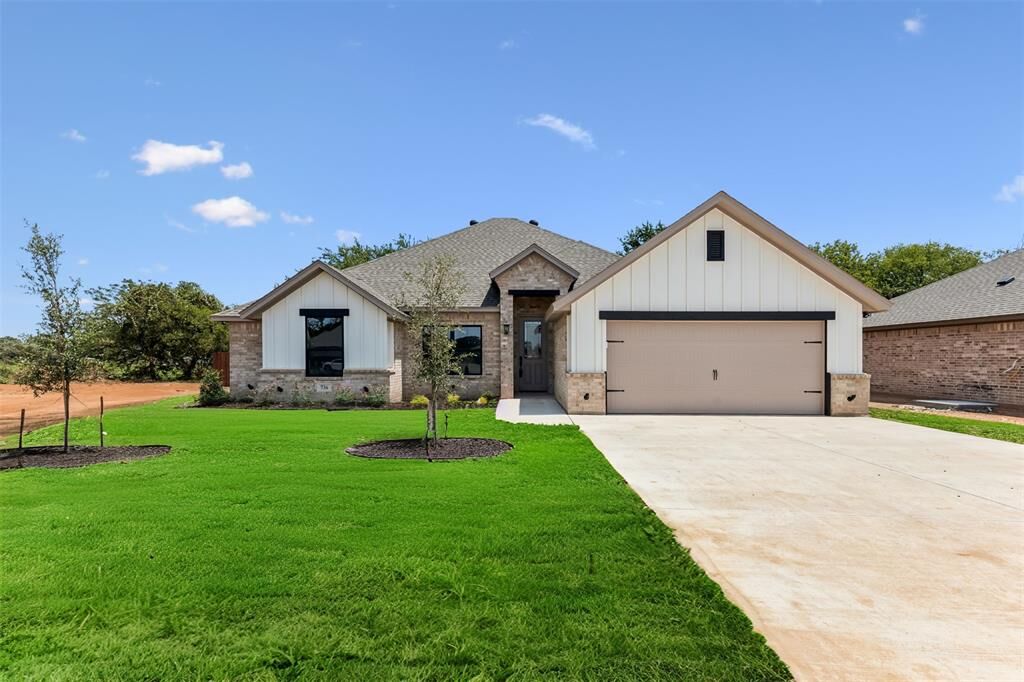 Property Photo:  736 Jameson  TX 76082 