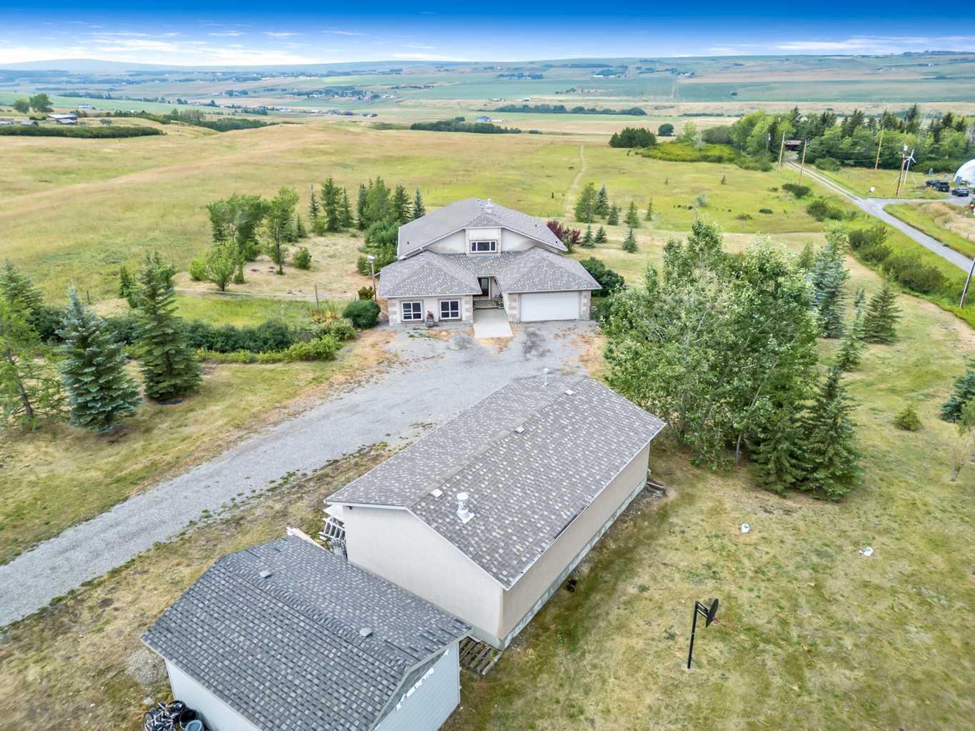 Property Photo: 418001 Highway 783 AB T1S 4S4