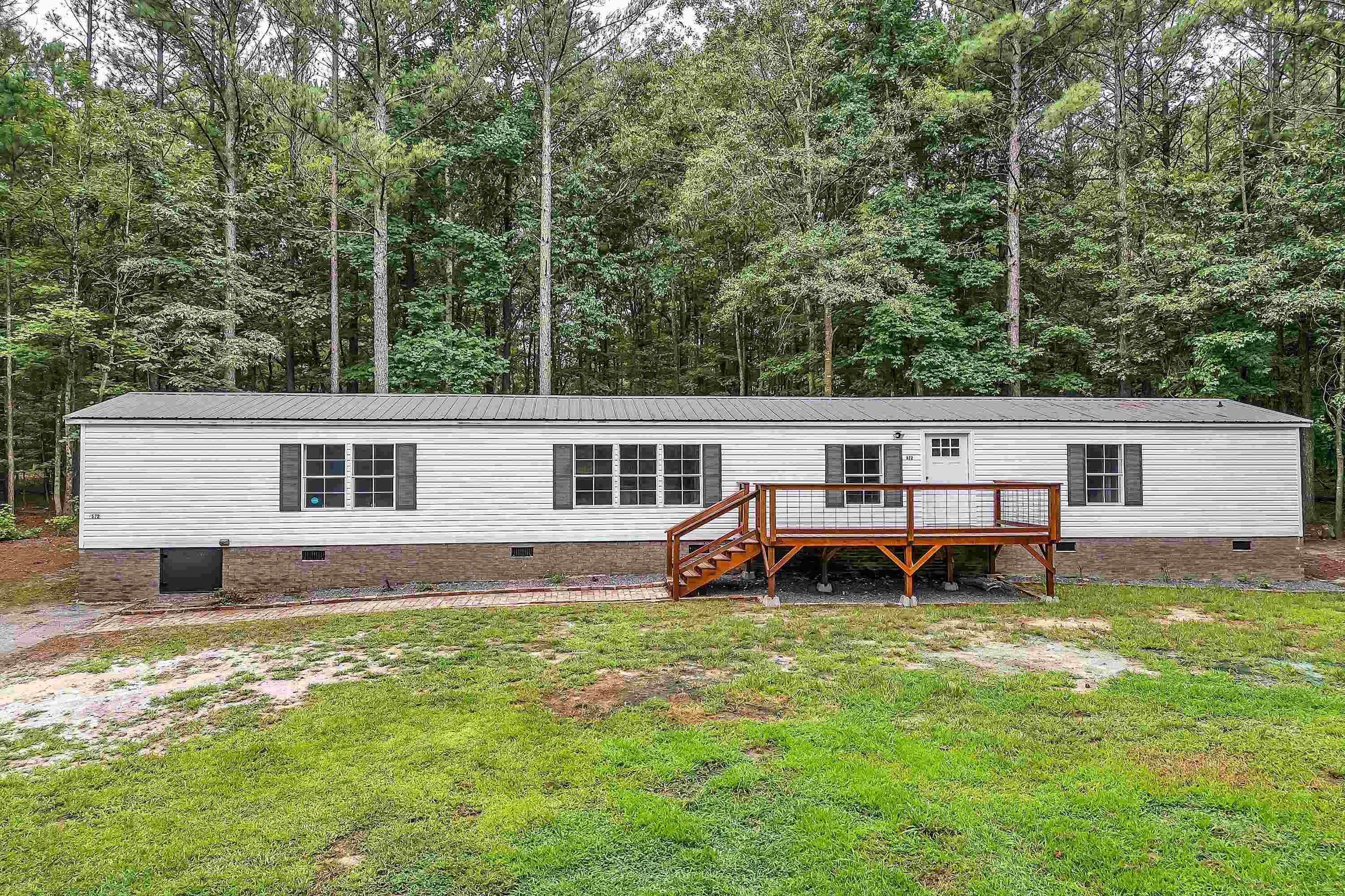 Property Photo:  572 Eagle Nest Road  SC 29302 