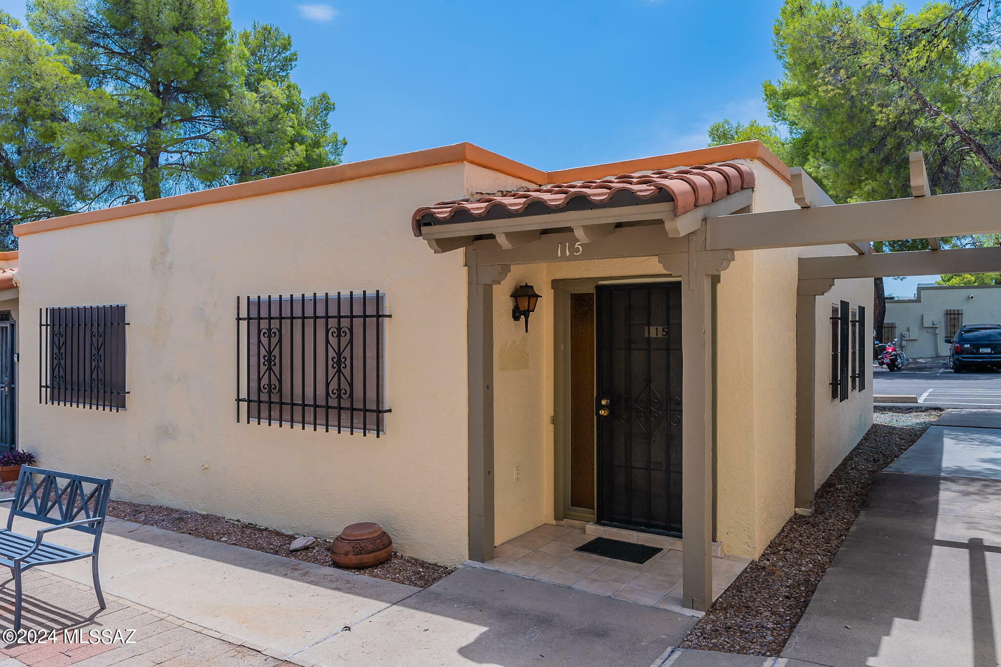 Property Photo:  115 W Calle Del Ano  AZ 85614 