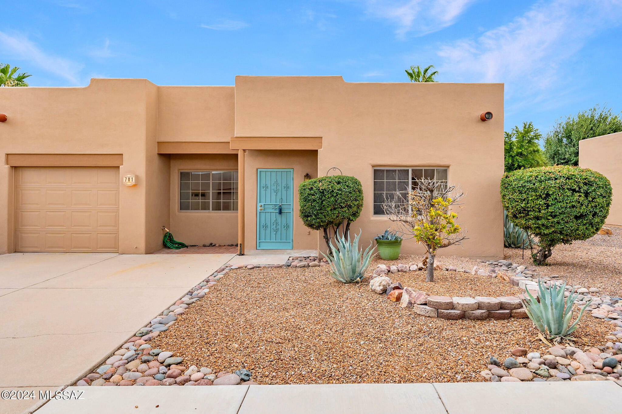 Property Photo:  701 W Calle De La Pelotita  AZ 85614 