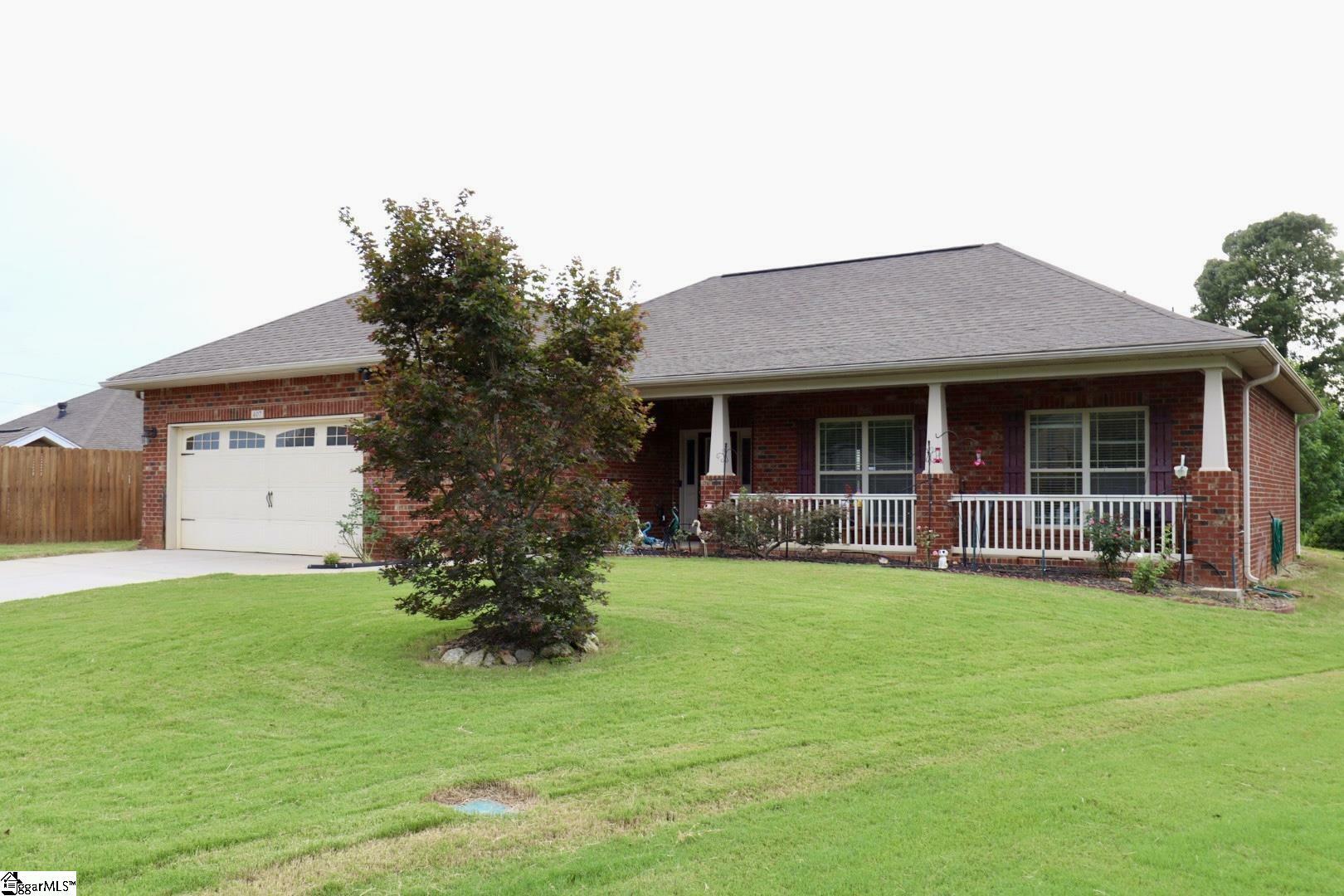 Property Photo:  407 Raritan Court  SC 29681 