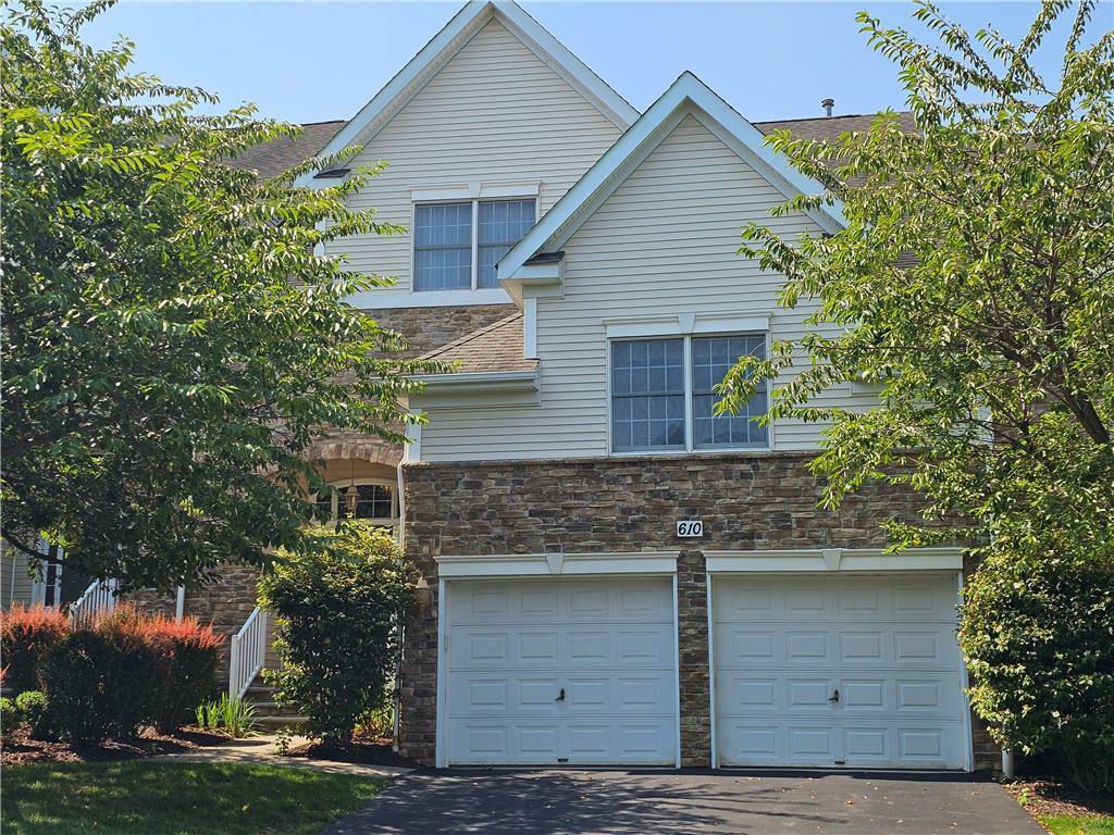 Property Photo:  610 Quaker Ridge Terrace  PA 18042 