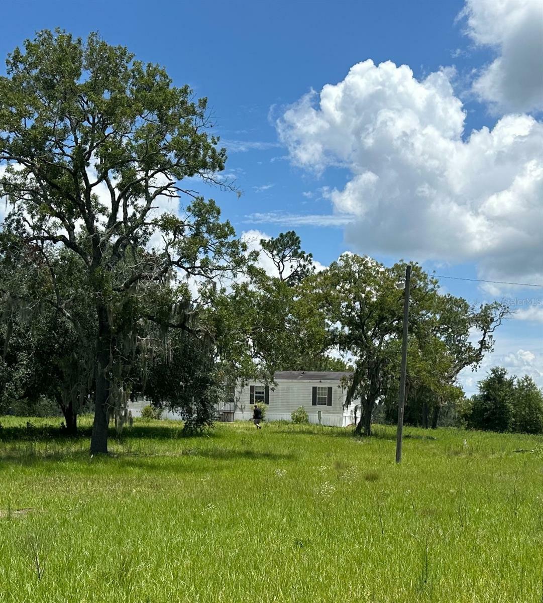 Property Photo:  6351 SE 186th Terrace  FL 32668 