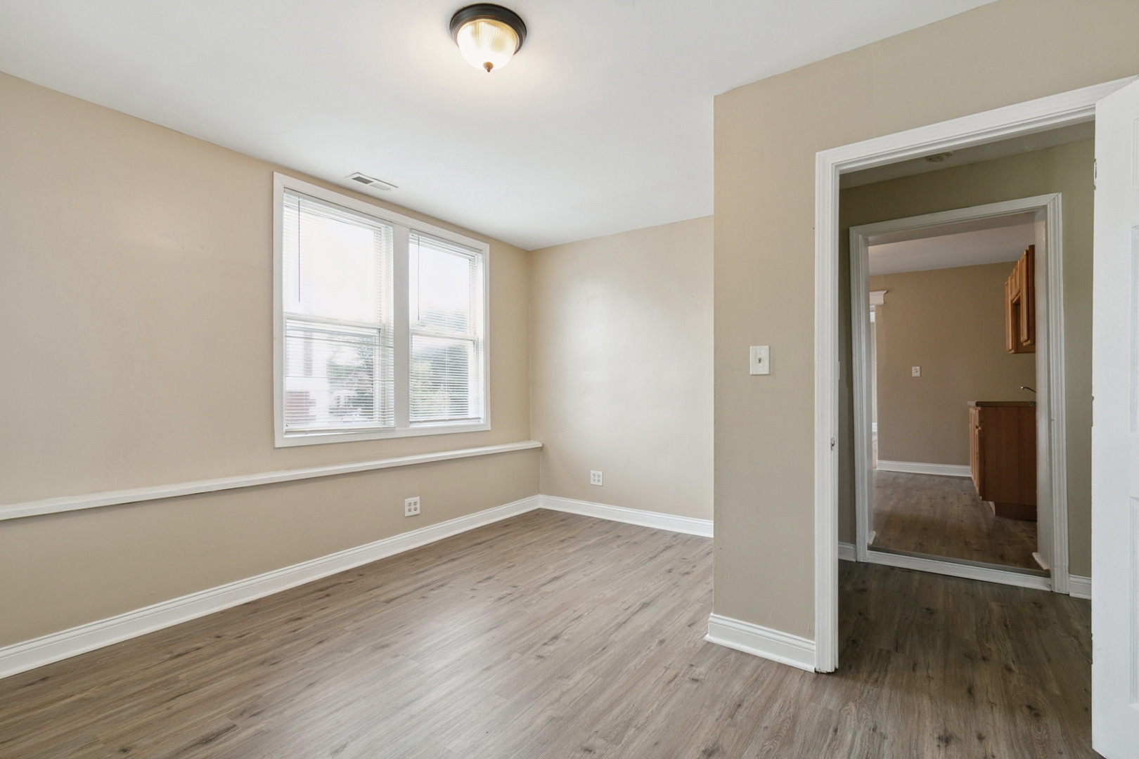 Property Photo:  5700 S Wolcott Avenue 2R  IL 60636 