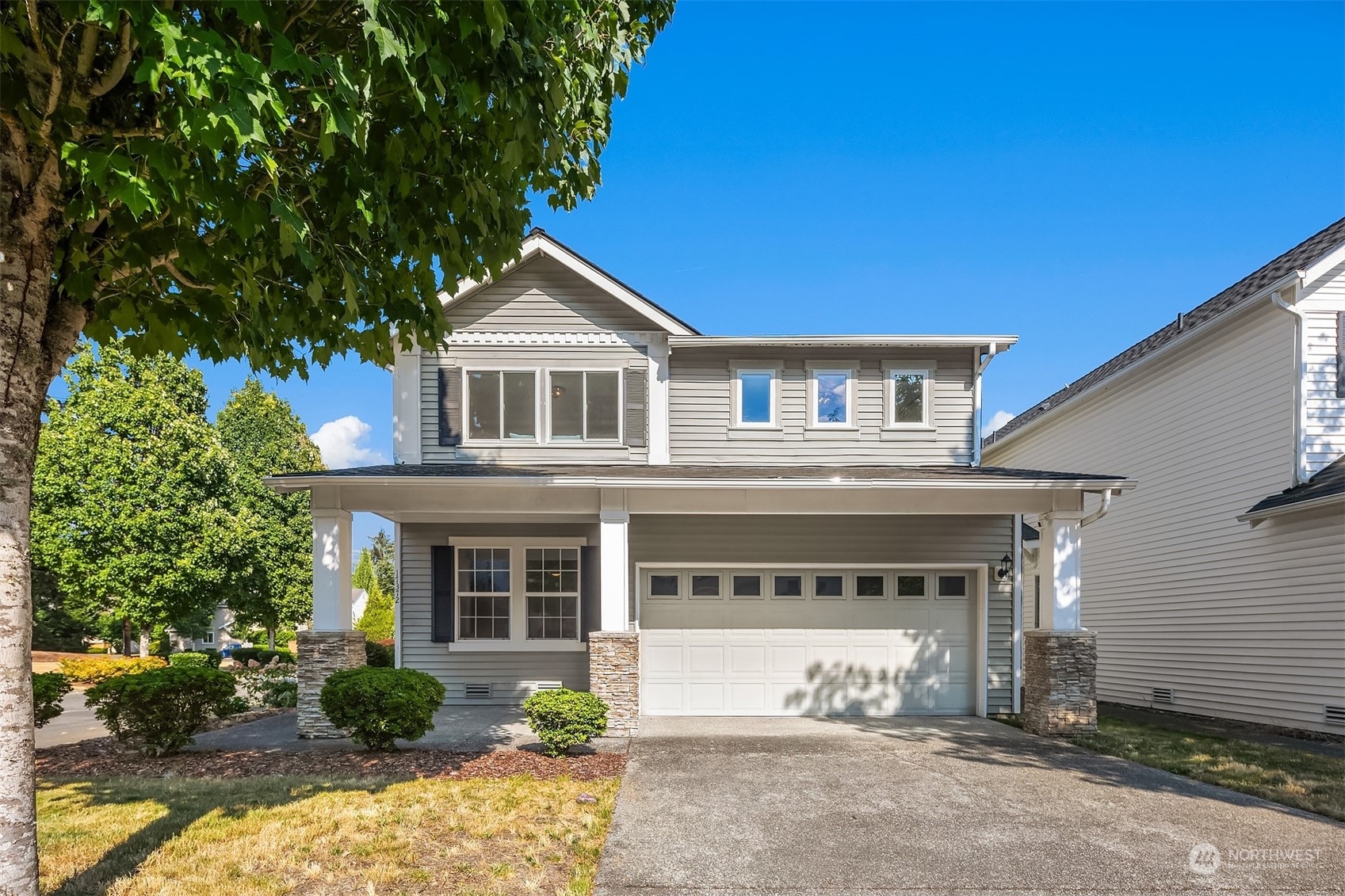 Property Photo:  17372 92nd Avenue NE  WA 98011 