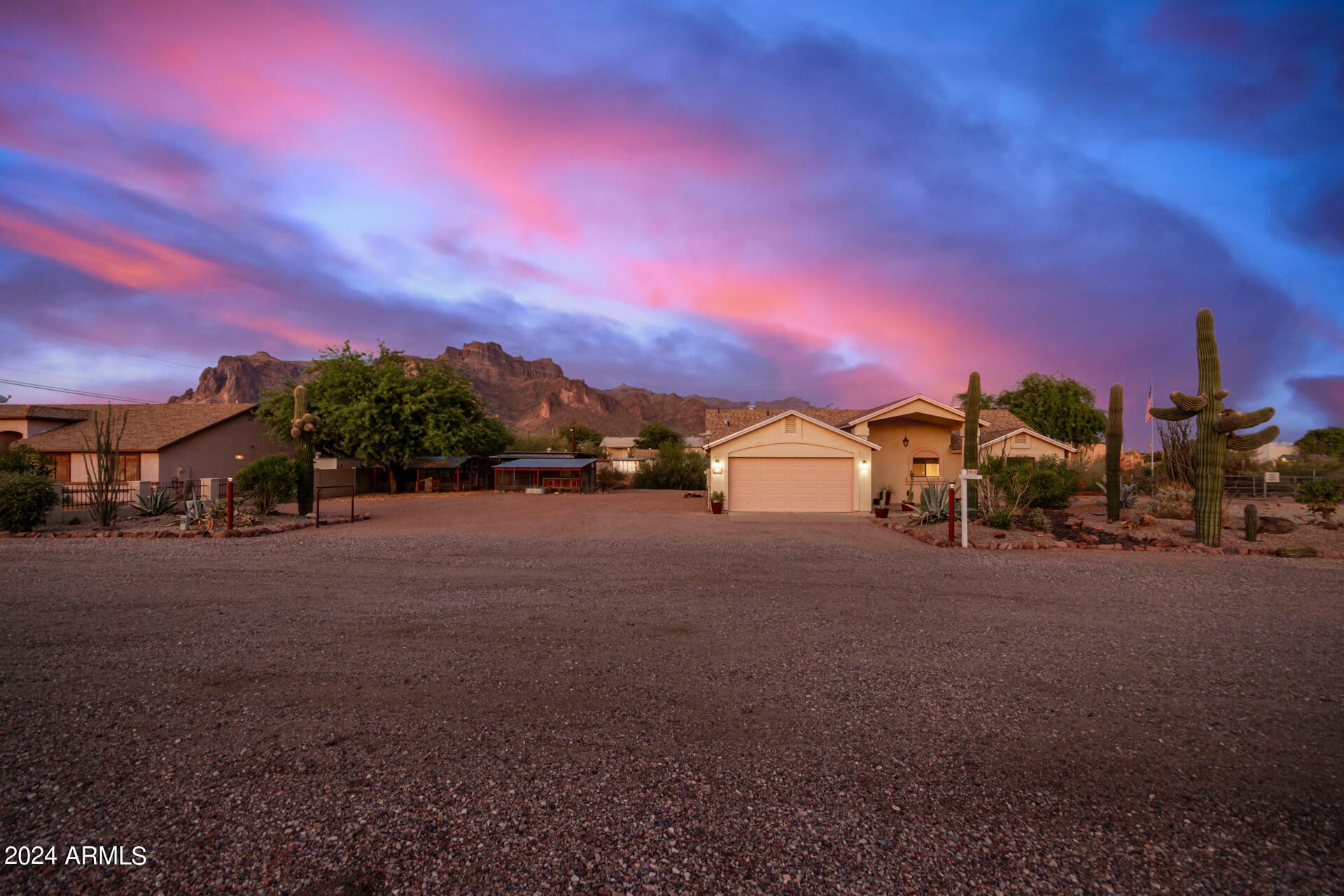 Property Photo:  735 N Arroya Road  AZ 85119 