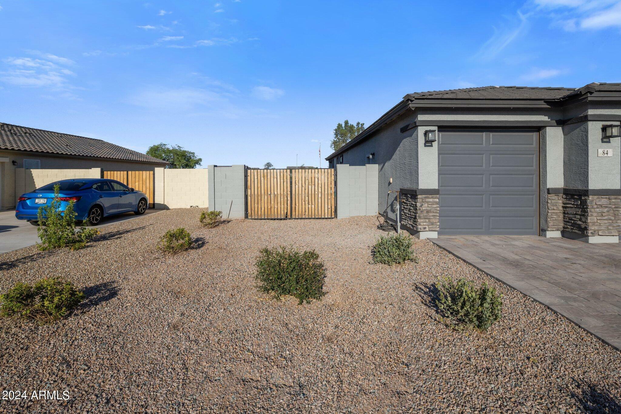 Property Photo:  84 S Naples Lane  AZ 85122 