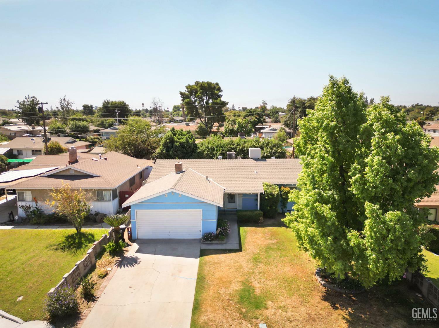 Property Photo:  2109 Mark Court  CA 93304 