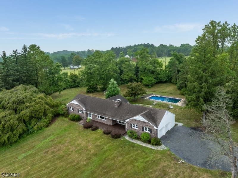 Property Photo: 20 Dogwood Dr NJ 08822