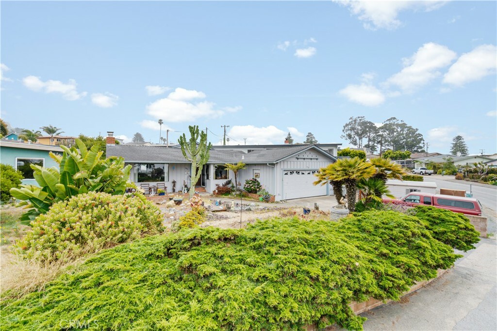 Property Photo:  486 Arbutus Avenue  CA 93442 