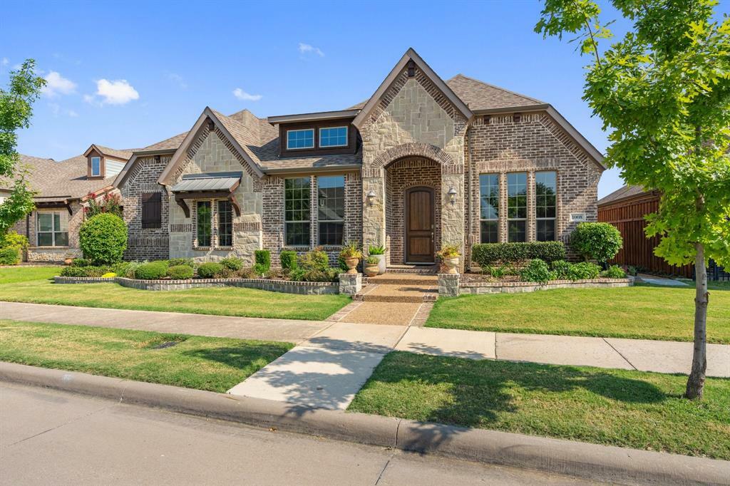 Property Photo:  1008 Crystal Oak Lane  TX 76005 