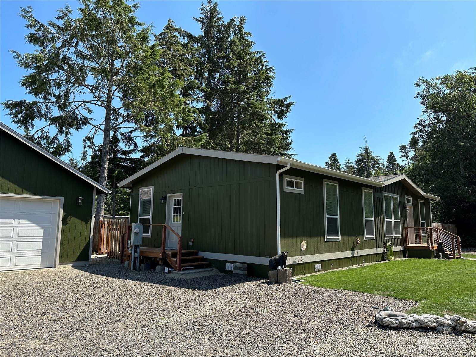 Property Photo:  32112 N Place  WA 98640 