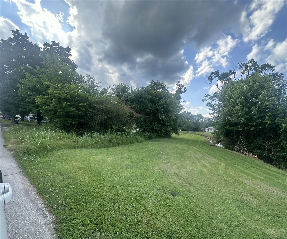 Property Photo:  587 E 6th Street  KY 42276 